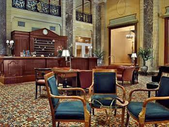 The Belden-Stratford Chicago Exterior photo